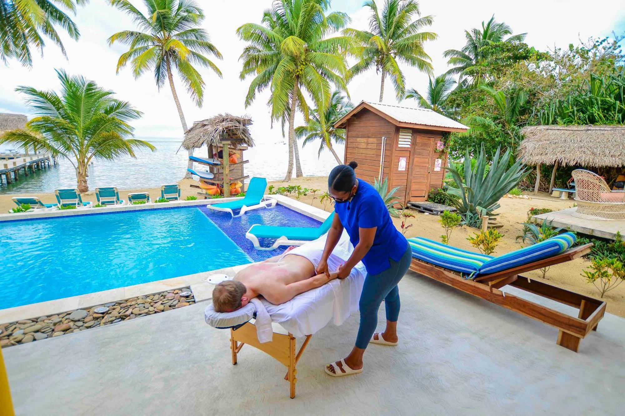 Blue Parrot Beach House And Villas Hopkins Exteriör bild
