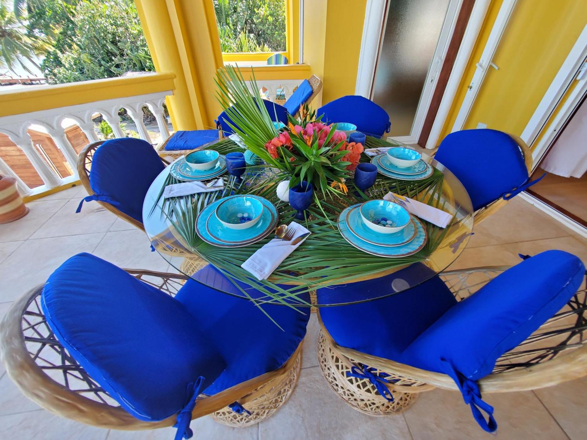 Blue Parrot Beach House And Villas Hopkins Exteriör bild