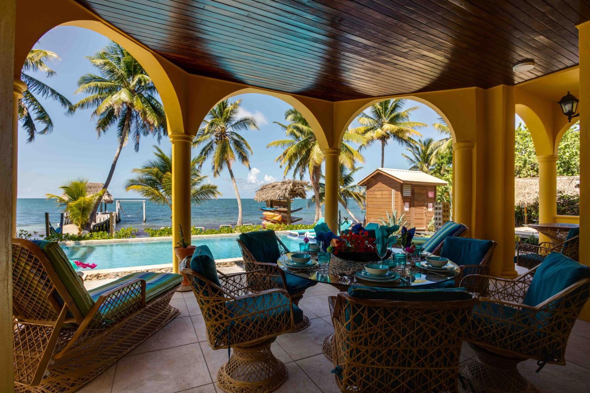 Blue Parrot Beach House And Villas Hopkins Exteriör bild